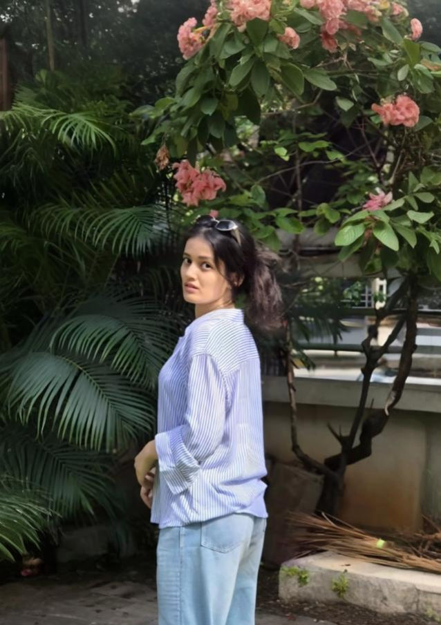 Women regular fit collar casual shirt